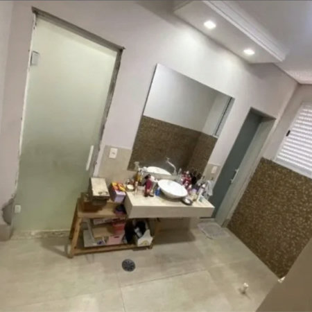 Sobrado à venda com 5 quartos em Santa Maria, Osasco, SP