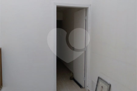 Casa à venda ou para alugar com 5 quartos, sendo 3 suítes, em Cambuci, São Paulo, SP