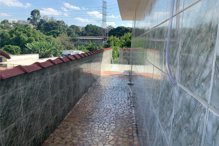 Sobrado à venda com 3 quartos em Jaraguá, São Paulo, SP