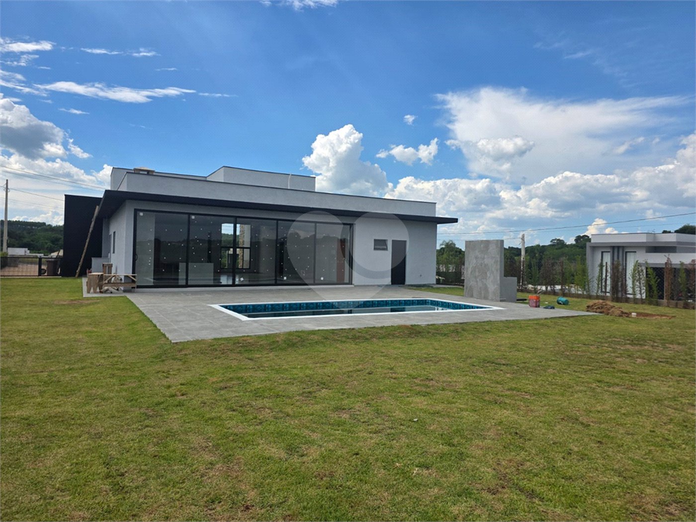 Casa à venda com 3 suítes no condomínio Village Ipanema 2, Araçoiaba da Serra - SP