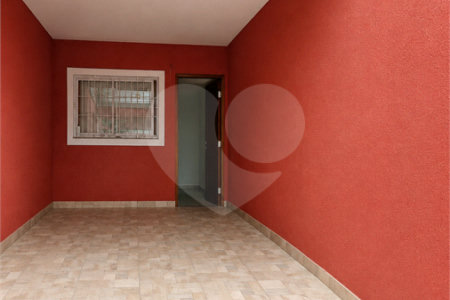 Sobrado à venda com 3 quartos, sendo 1 suíte,  em Vila Linda, Santo André, SP