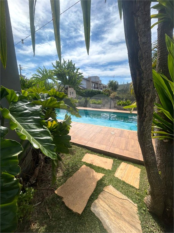 Casa à venda com 3 suítes no condomínio Campo de Toscana, Vinhedo - SP