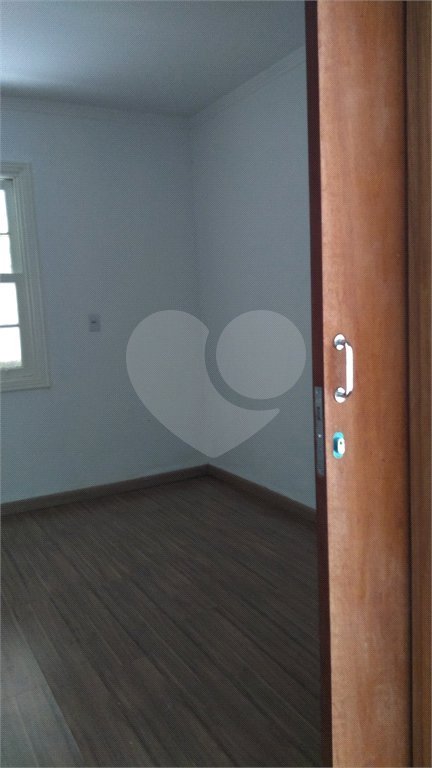 Casa à venda com 3 quartos, sendo 1 suíte, em Vila Mariana, São Paulo, SP