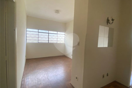 Casa à venda com 3 quartos, sendo 1 suíte, no Centro, Araraquara, SP