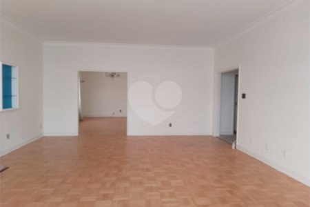 Apartamento à venda com 4 quartos, sendo 1 suíte, em República, São Paulo, SP