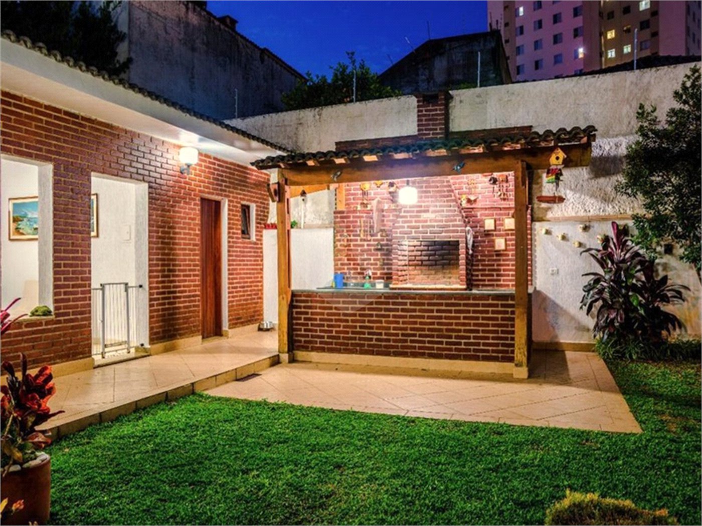 Sobrado à venda com 4 quartos, sendo 3 suítes, em Mandaqui, São Paulo, SP