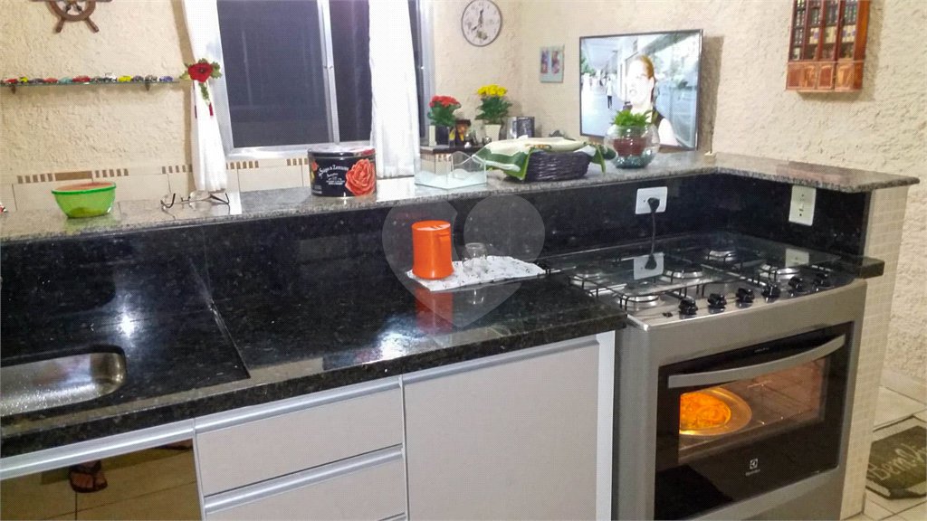 Apartamento à venda com 2 quartos em Guilhermina, Praia Grande, SP
