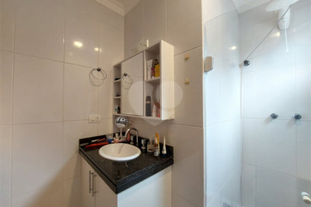 Casa à venda com 3 quartos, sendo 2 suítes,  em Jardim Lallo, São Paulo, SP