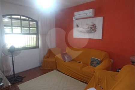 Casa à venda com 2 quartos, sendo 3 suítes, em Senador Vasconcelos, Rio de Janeiro, RJ