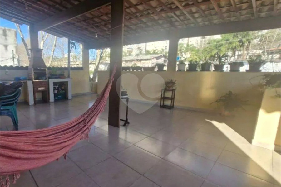 Sobrado à venda com 8 quartos em Vila Guarani, São Paulo, SP
