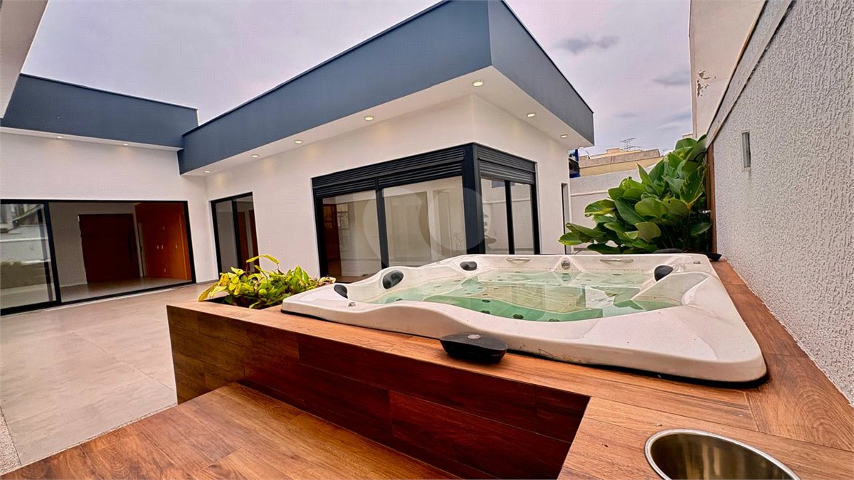 Casa à venda com 3 suítes no condomínio Campos do Conde I e II, Sorocaba - SP