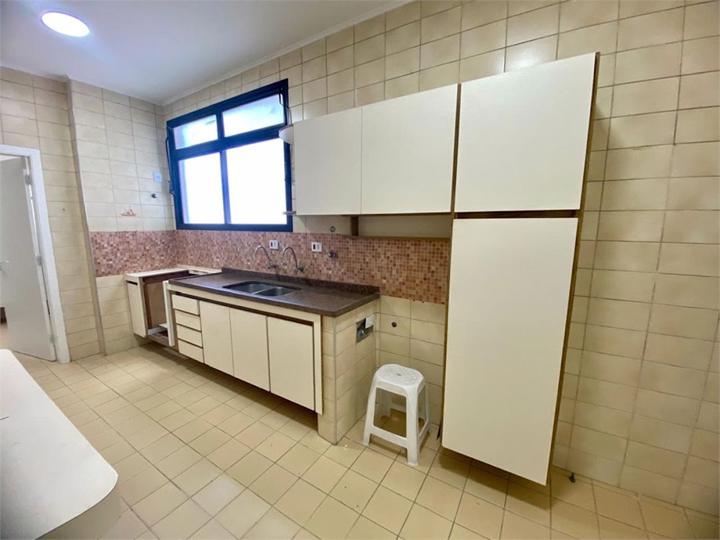Apartamento Residencial à venda, Centro, Guarujá - AP1482.