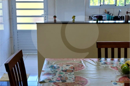 Casa à venda com 3 quartos, sendo 1 suíte,  no Centro, Guararema, SP