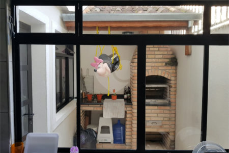 Casa à venda com 3 quartos, sendo 1 suíte, no condomínio Res Azaléias, São Paulo - SP