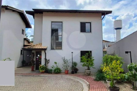 Casa à venda com 3 quartos, sendo 2 suítes, no condomínio Residencial Marchant Buarque, Atibaia - SP