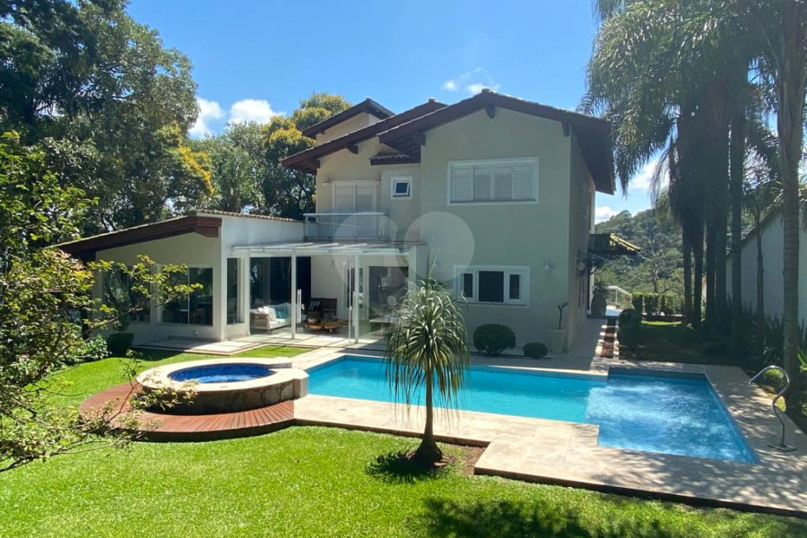Casa à venda com 4 suítes em Serra da Cantareira, Mairiporã, SP