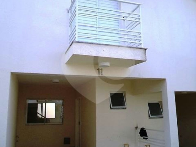 Casa à venda com 2 suítes no condomínio Villagio da Serra, São Paulo - SP
