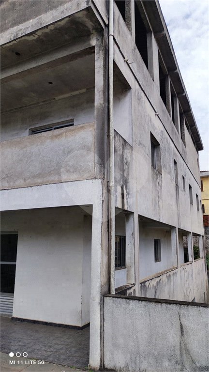 Sobrado à venda com 5 quartos, sendo 3 suítes, em Vila Campestre, São Paulo, SP