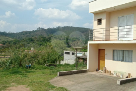 Sobrado à venda com 4 suítes no Centro, Bom Jesus dos Perdões, SP