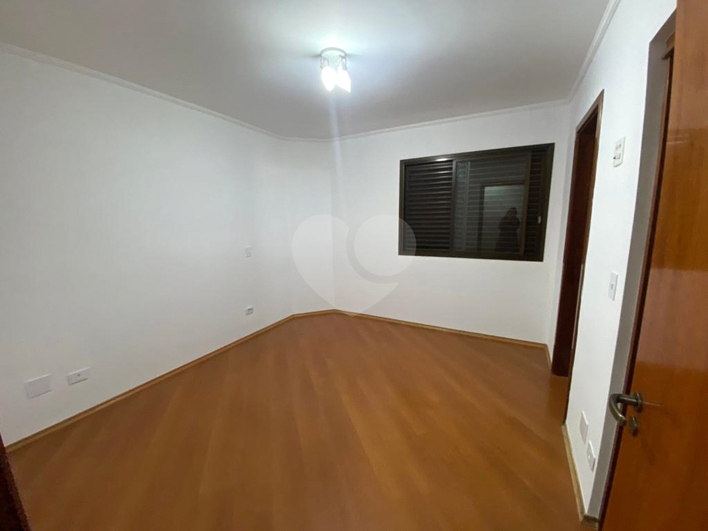 Apartamento com 4 dormitórios , sendo 1 suíte , 2 vagas , à venda na Moóca.