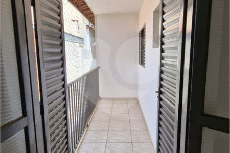 Sobrado à venda com 4 quartos, sendo 1 suíte, em Jardim Hubert, Indaiatuba, SP