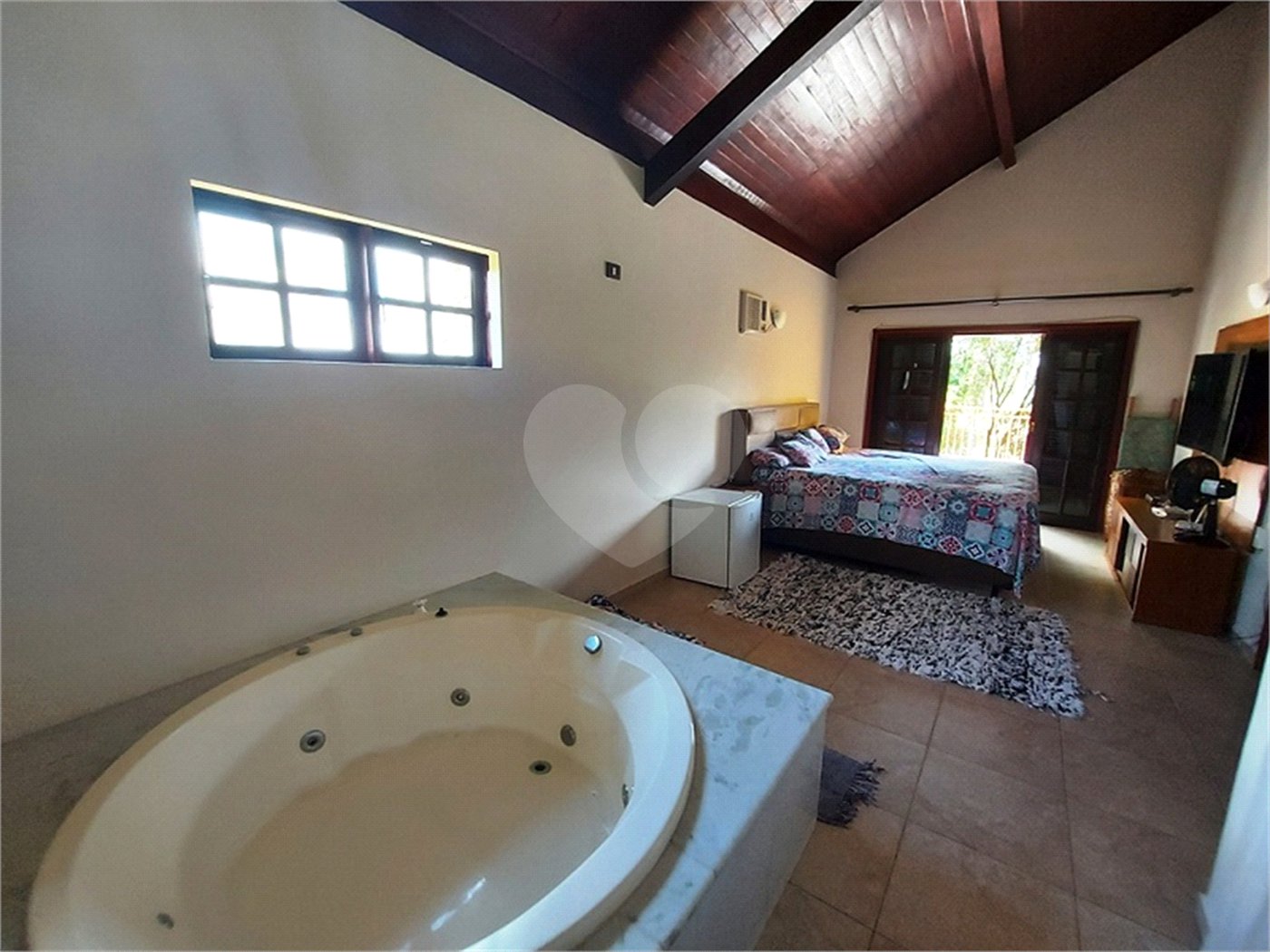 Casa à venda com 5 suítes em Canguera, São Roque, SP