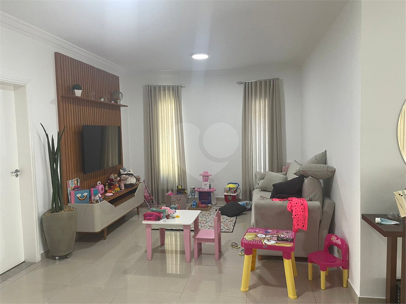 Casa à venda com 3 suítes no condomínio Valença, Sorocaba - SP