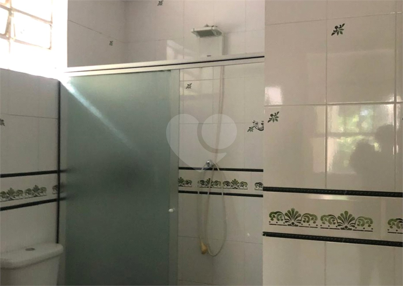 Casa à venda com 5 quartos, sendo 3 suítes, em Serra da Cantareira, Mairiporã, SP