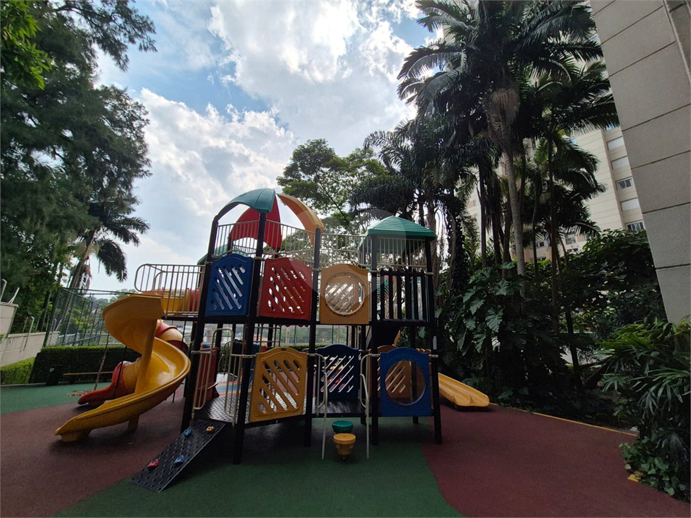 Apartamento à venda com 3 suítes em Campo Belo, São Paulo, SP
