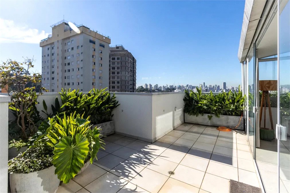 Cobertura à venda com 2 quartos, sendo 1 suíte, em Alto de Pinheiros, São Paulo, SP