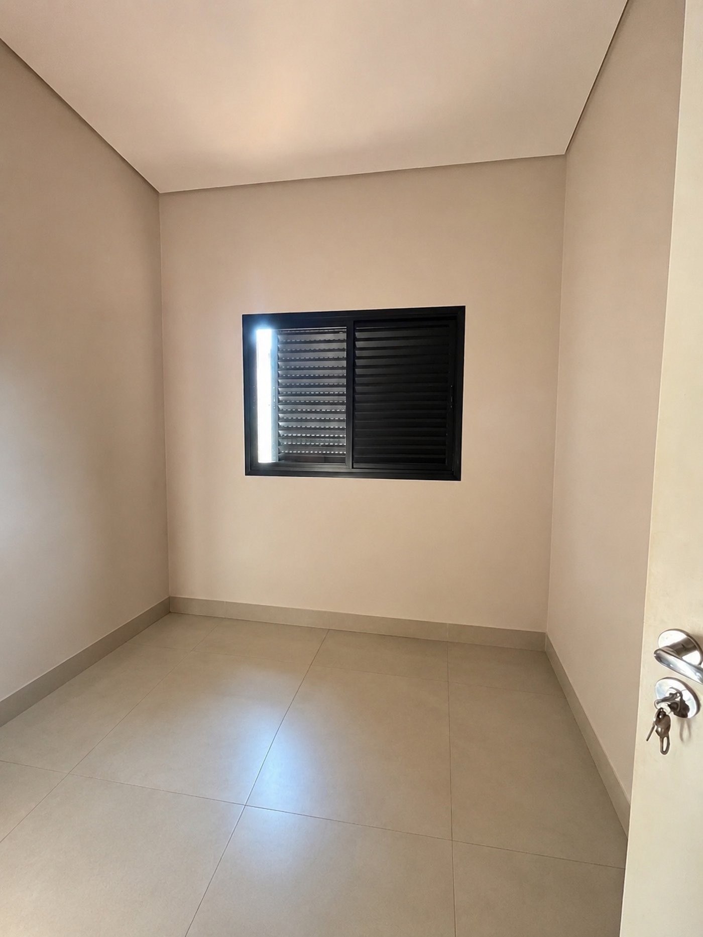 Casa à venda ou para alugar com 4 quartos, sendo 2 suítes,  em Santa Terezinha, Três Lagoas, MS