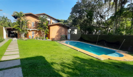 Casa à venda com 3 quartos, sendo 1 suíte,  no condomínio Sausalito, Mairiporã - SP