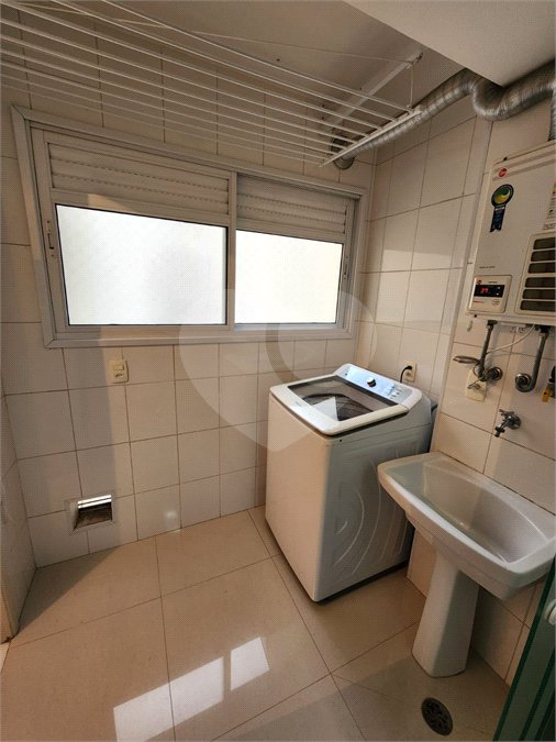 Apartamento à venda com 3 suítes em Vila Suzana, São Paulo, SP