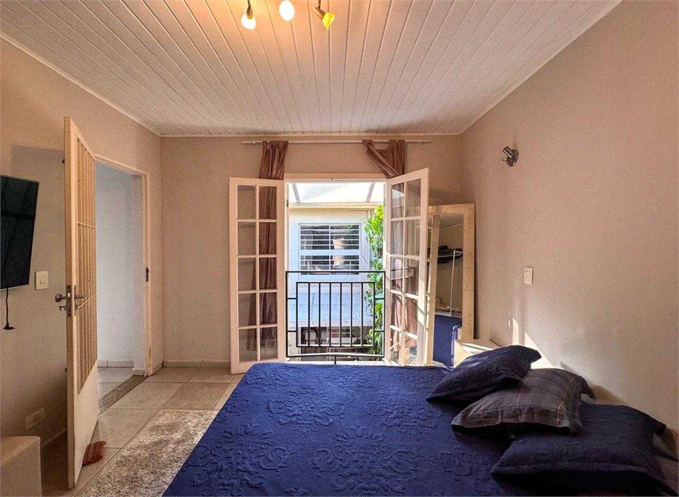 Casa à venda com 3 quartos, sendo 1 suíte, no condomínio Barão do Triunfo, São Paulo - SP
