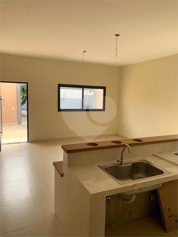 Casa à venda com 3 suítes em Vila Petrópolis, Atibaia, SP