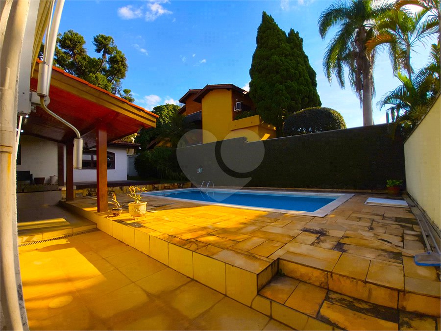 Casa à venda com 4 quartos, sendo 3 suítes,  no condomínio Village D'avignon, Sorocaba - SP