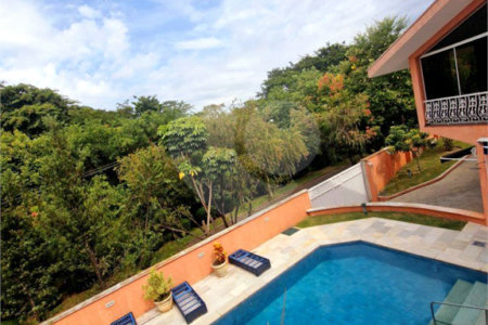 Casa à venda com 4 suítes no condomínio Estância Marambaia, Vinhedo - SP