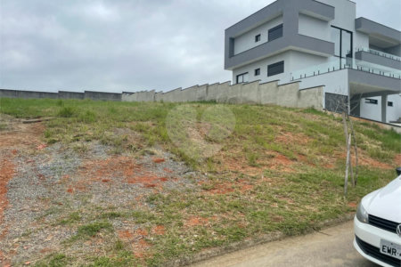 Terreno à venda no condomínio Jequitibá, Jacareí - SP
