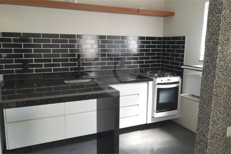 Casa à venda com 2 suítes no condomínio Residencial Matos, São Paulo - SP