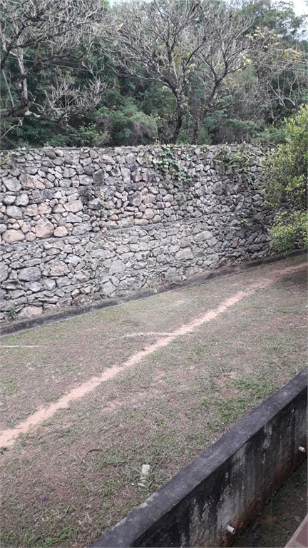 Casa à venda com 3 quartos, sendo 1 suíte, no condomínio Gleba II, Mairiporã - SP