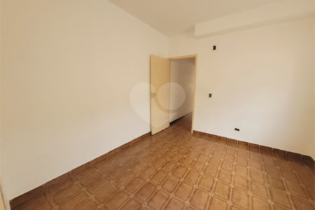 Casa à venda com 3 quartos, sendo 1 suíte, em Parque Maria Domitila, São Paulo, SP