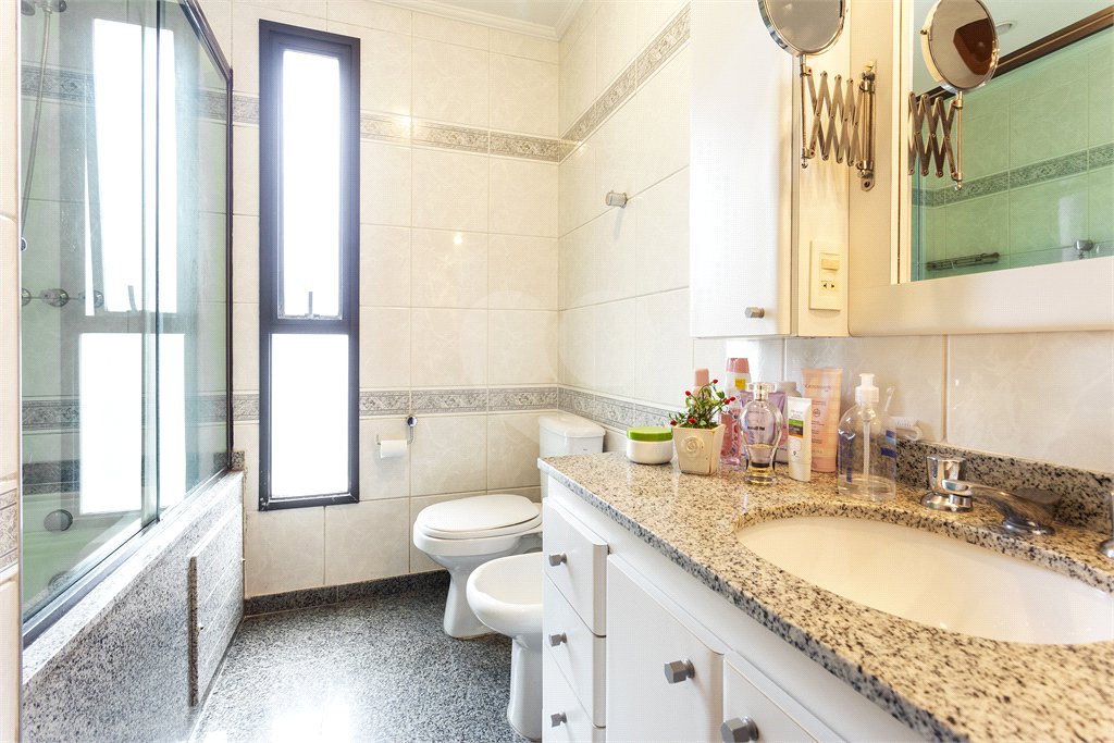 Apartamento à venda com 4 quartos, sendo 3 suítes, em Jardim Prudência, São Paulo, SP