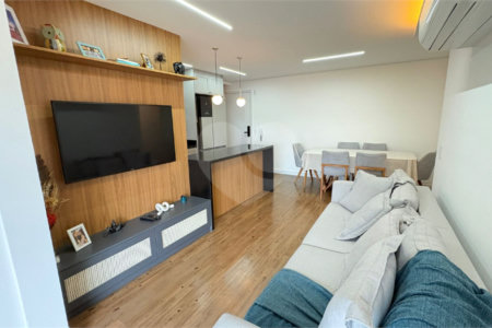 Apartamento à venda com 3 quartos, sendo 1 suíte, em Santo Amaro, São Paulo, SP