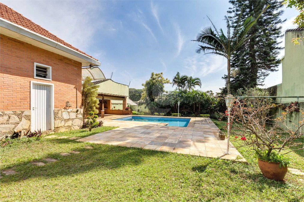 Casa Térrea à venda com 3 quartos, sendo 1 suíte, em Interlagos, São Paulo, SP