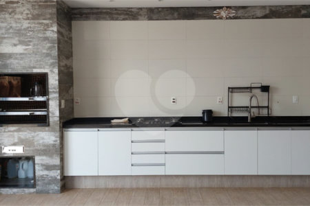 Casa à venda com 3 suítes no condomínio Figueira Garden, Atibaia - SP