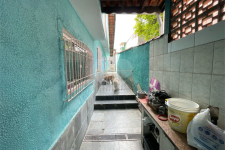 Casa à venda com 3 quartos, sendo 1 suíte, em Vila Júlia, Poá, SP