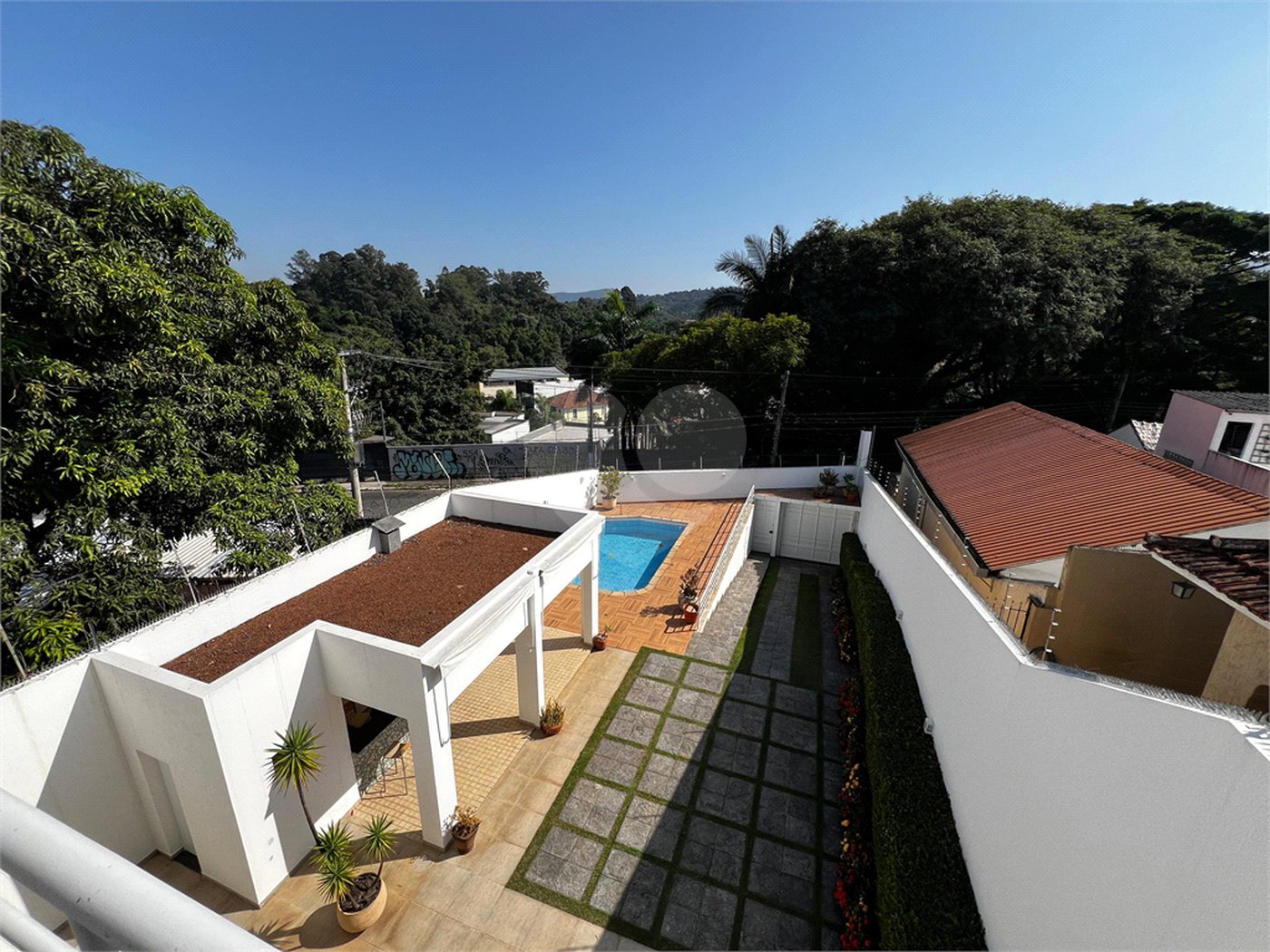 Sobrado à venda com 4 suítes em Tremembé, São Paulo, SP