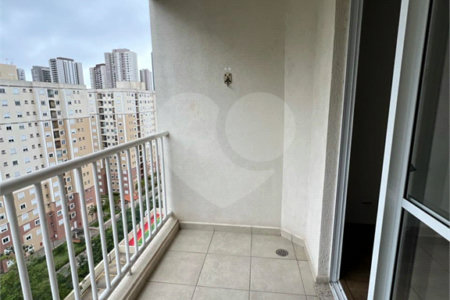 Apartamento à venda com 3 quartos, sendo 1 suíte,  em Parque Reboucas, São Paulo, SP
