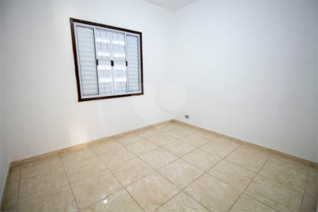 Sobrado à venda com 2 quartos em Vila Santa Rita, São Roque, SP