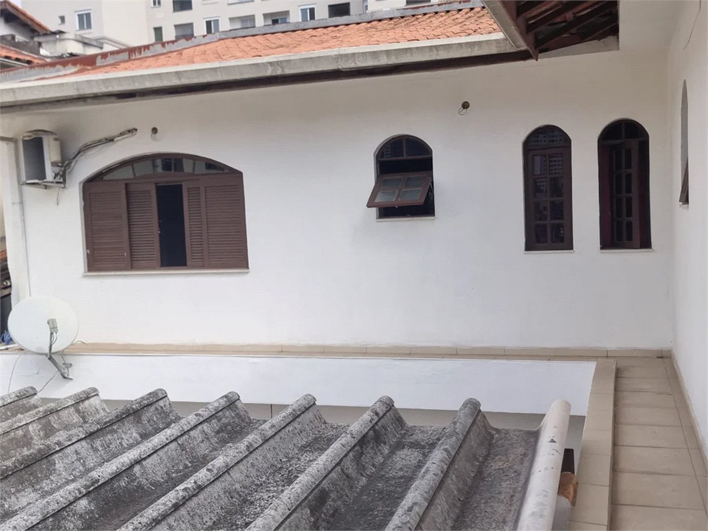 Sobrado à venda ou para alugar com 3 quartos, sendo 2 suítes,  em Ferreira, São Paulo, SP